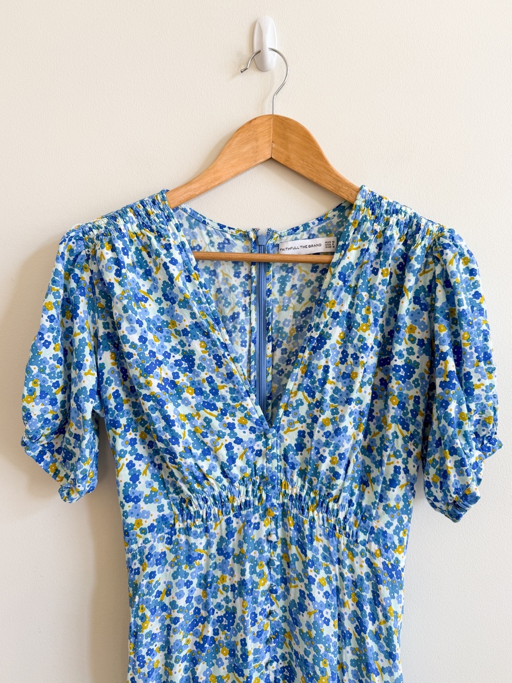 FAITHFULL THE BRAND • Bellavista Midi Dress in Lou Floral Print Blue - Picture 4 of 16